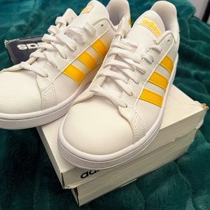 New/Never Worn adidas Grand Court Cloudfoam Women's 8.5 Lifestyle Tennis Shoes